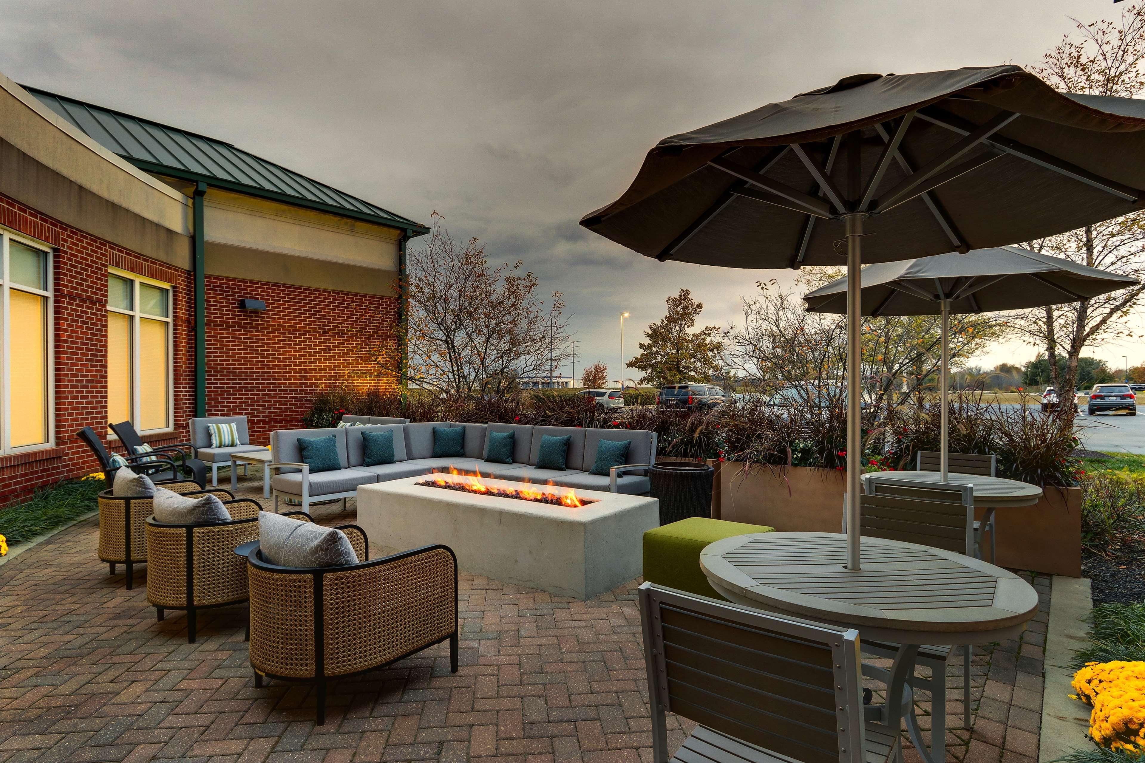 Hilton Garden Inn Indianapolis Airport Plainfield Extérieur photo